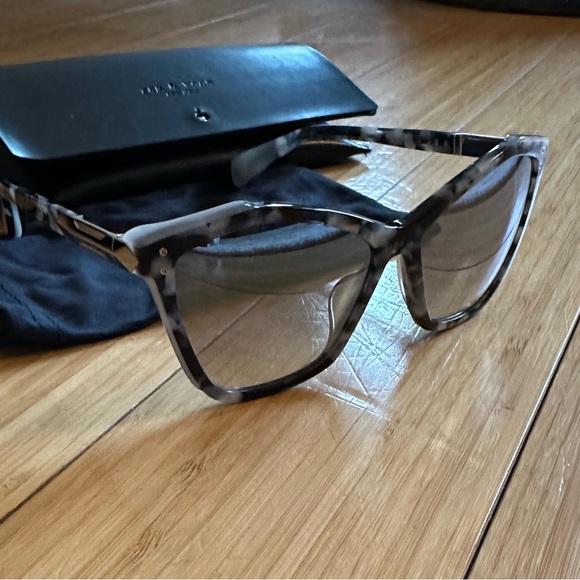 EUC rag & bone Sunglasses - Picture 4 of 4